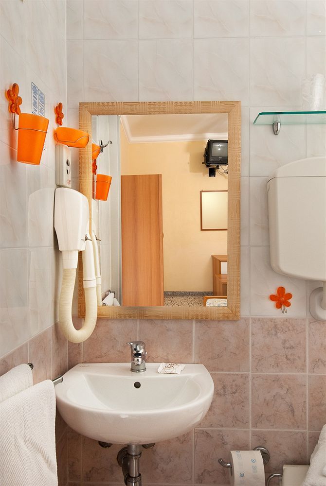 Albergo Grappoli Rimini Bagian luar foto