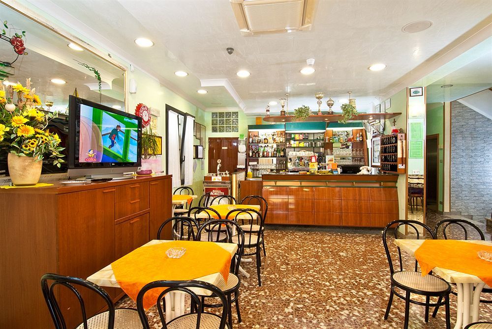 Albergo Grappoli Rimini Bagian luar foto